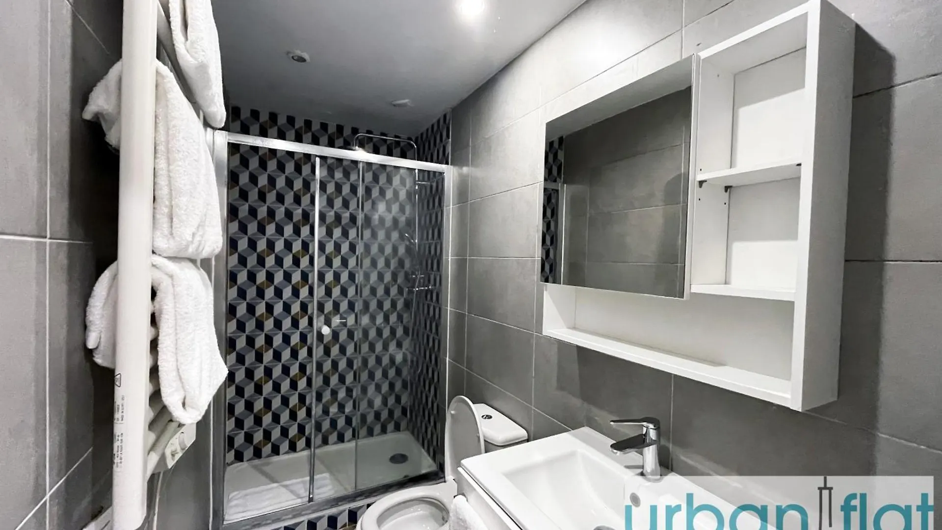 Urban Flat 14 - Charming 3 Bdr Flat In Paris Apartment